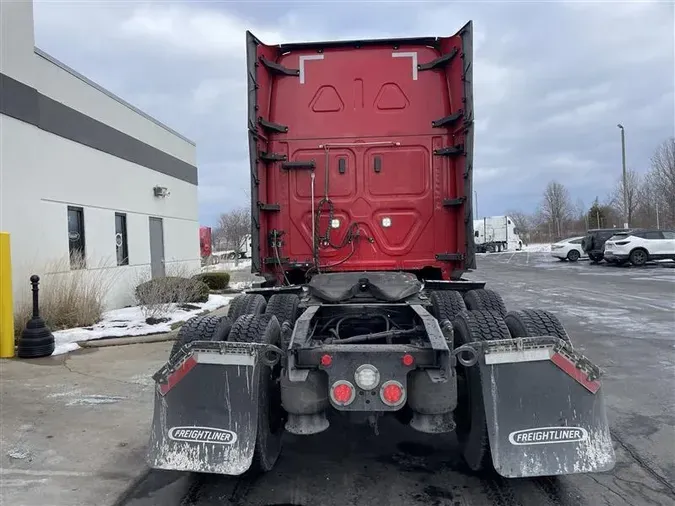 2021 FREIGHTLINER CA126