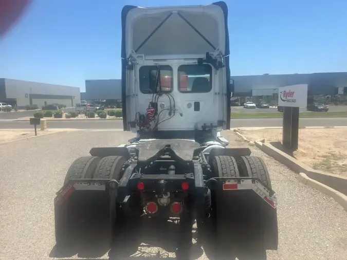 2017 FREIGHTLINER CASCADIA 113