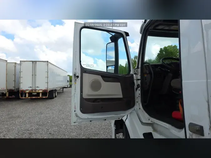 2018 Volvo VNL300