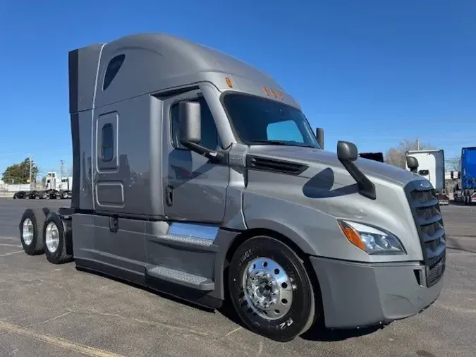 2021 FREIGHTLINER CASCADIA