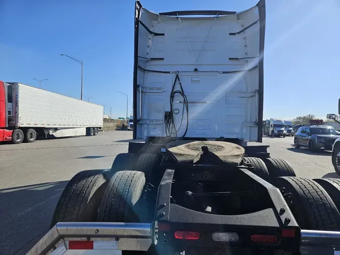 2024 VOLVO VNL64T760