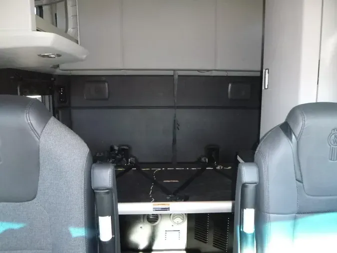 2023 Kenworth T680
