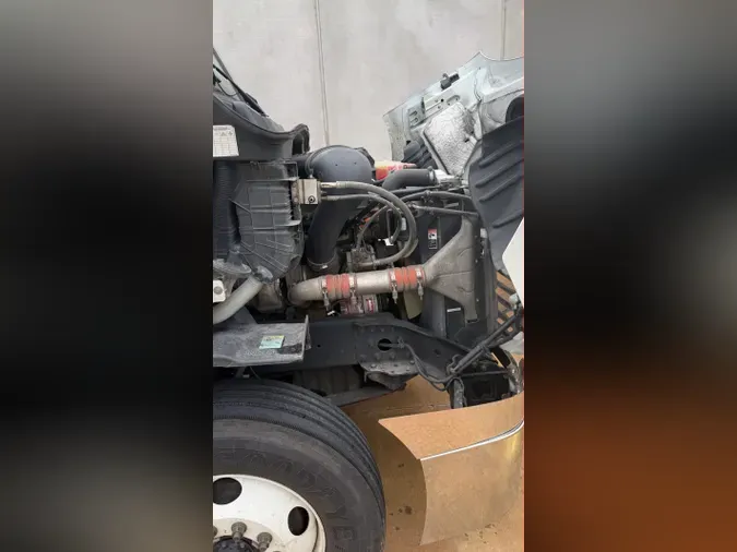 2017 FREIGHTLINER/MERCEDES CASCADIA 113