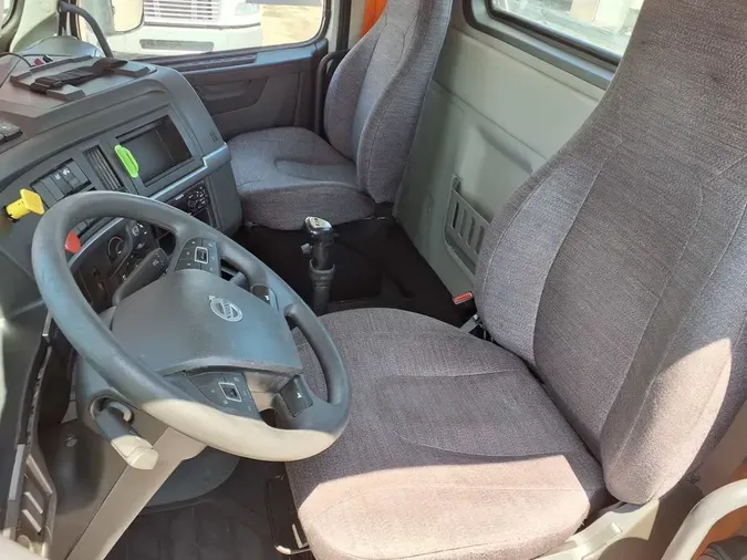 2018 VOLVO VNL42T 300