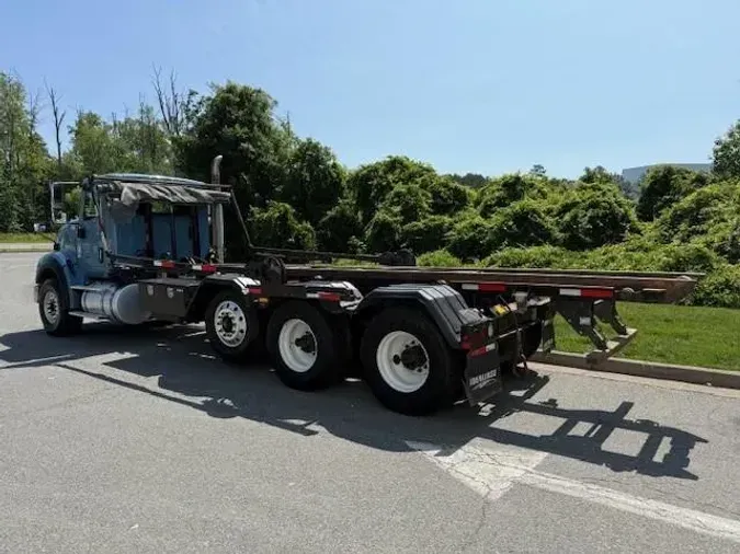 2020 International HX620