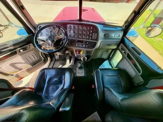2022 Peterbilt 389