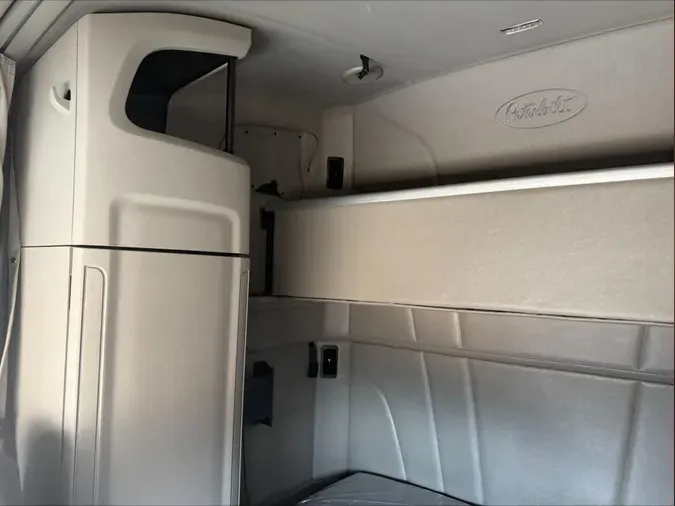 2021 Peterbilt 579