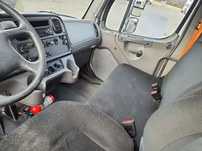 2018 FREIGHTLINER/MERCEDES M2 106