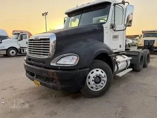 2004 FREIGHTLINER COLUMBIA 120