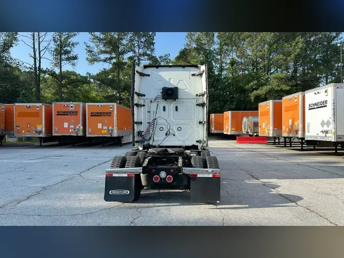 2022 Freightliner Cascadia