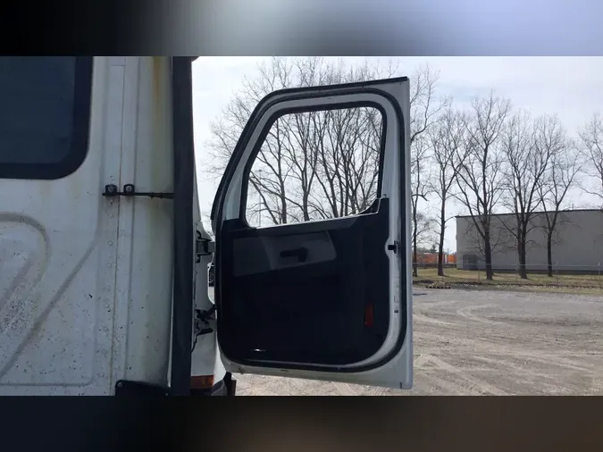 2020 Freightliner Cascadia 126