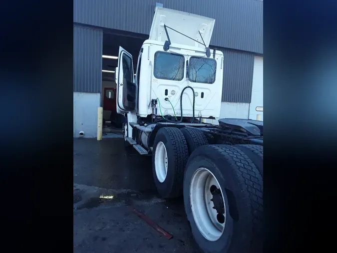 2018 FREIGHTLINER/MERCEDES CASCADIA 125