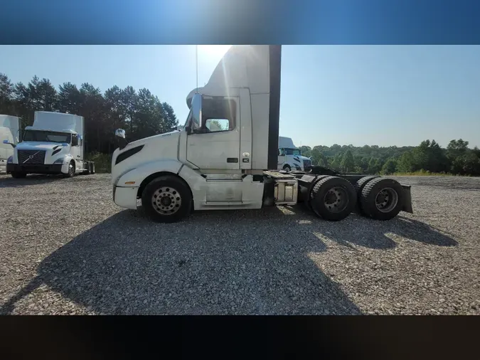 2019 Volvo VNL300