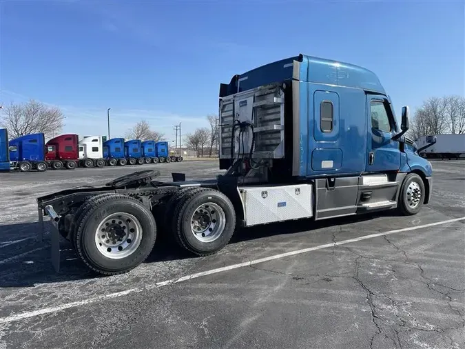 2021 FREIGHTLINER CA126