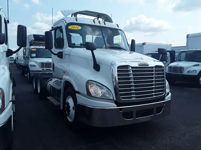 2016 FREIGHTLINER/MERCEDES CASCADIA 125