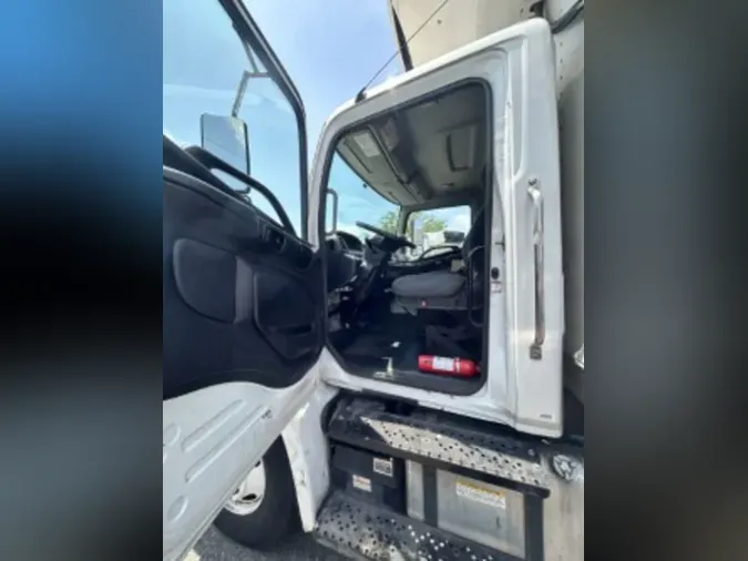 2019 HINO 268