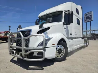 2023 VOLVO VNL64T860