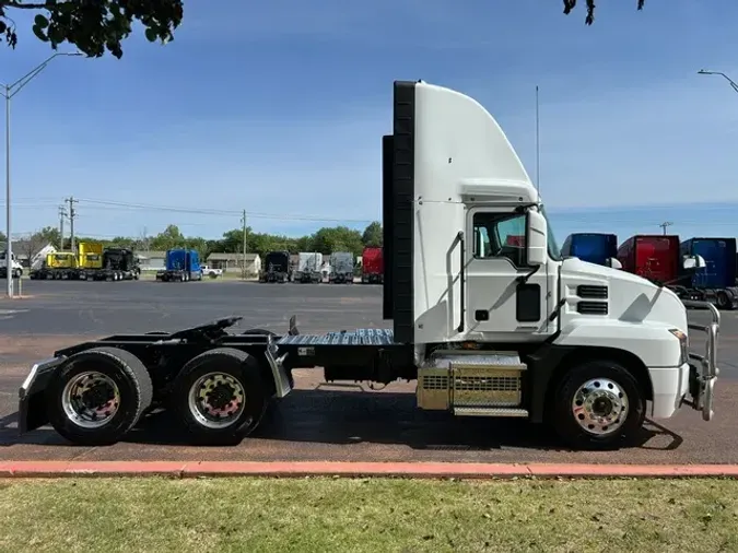 2023 MACK AN64T
