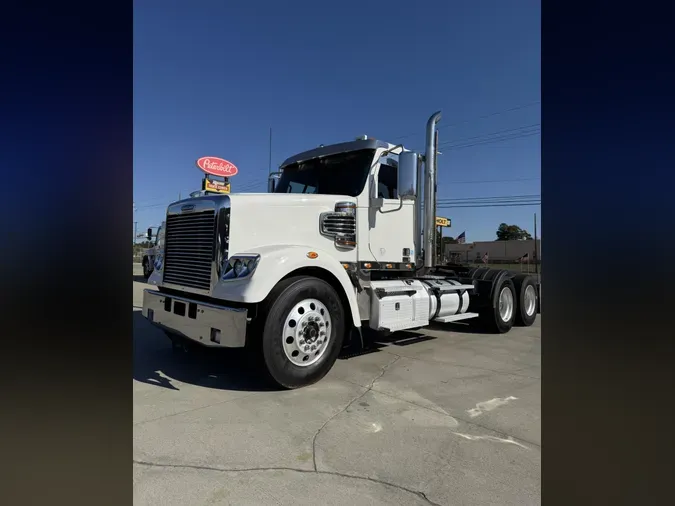 2022 Freightliner CORONADO