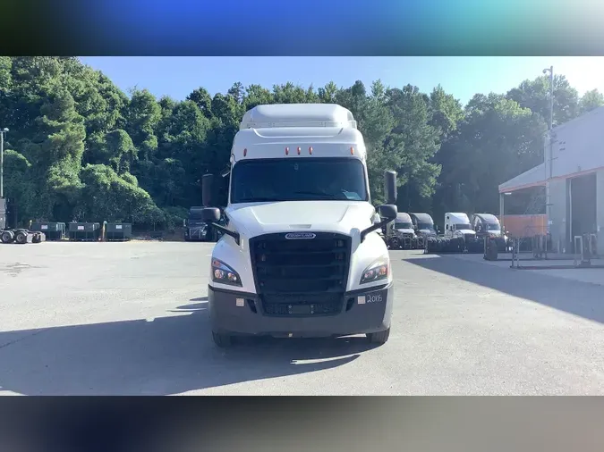 2020 Freightliner Cascadia 126