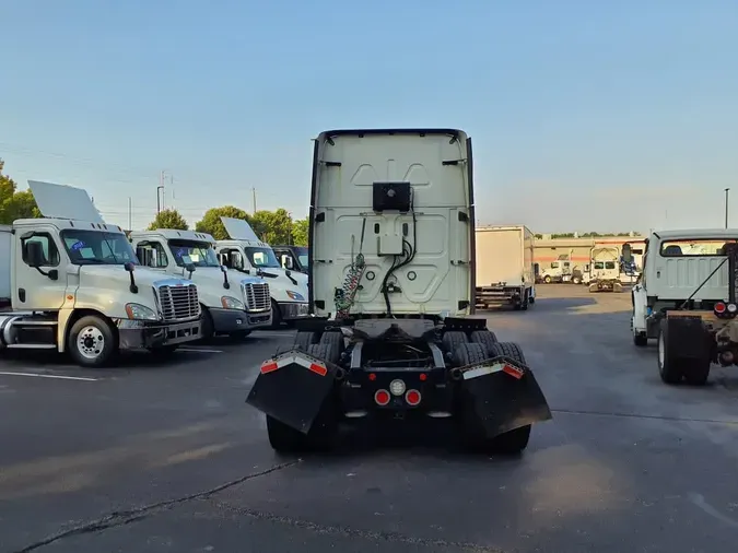 2019 FREIGHTLINER NEW CASCADIA PX12664