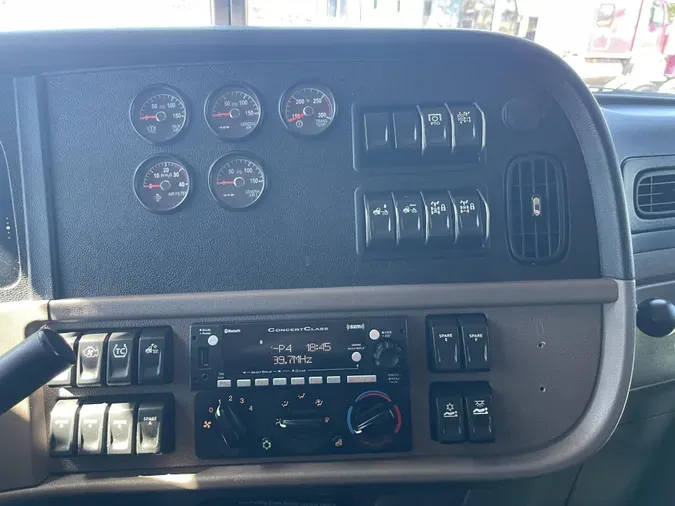 2024 Peterbilt 389
