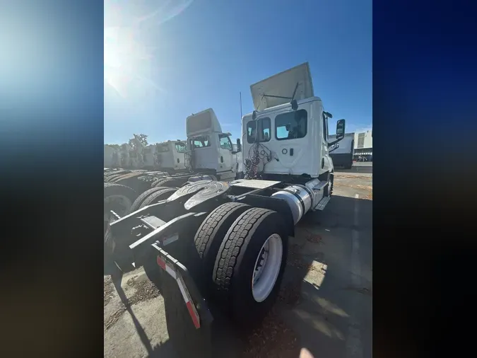 2020 FREIGHTLINER NEW CASCADIA 116