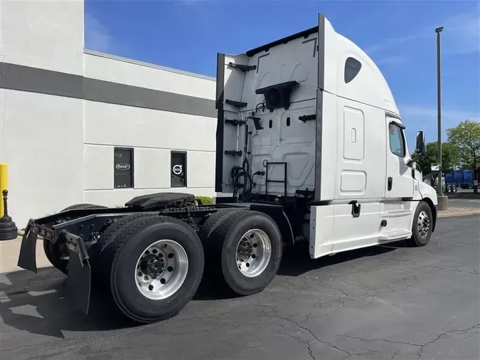 2020 FREIGHTLINER CA126