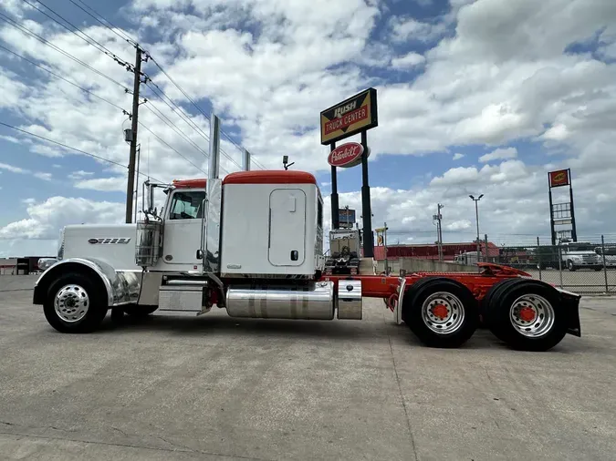 2022 Peterbilt 389