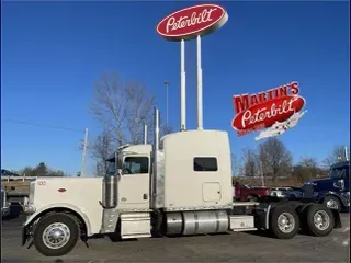 2020 PETERBILT 389