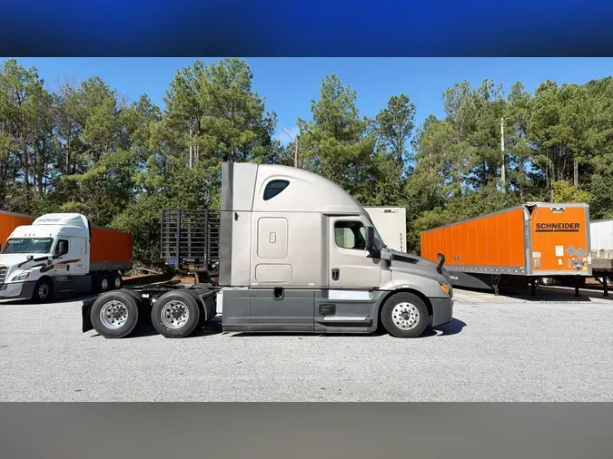 2023 Freightliner Cascadia 126