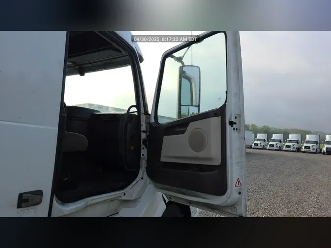 2018 Volvo VNL 740