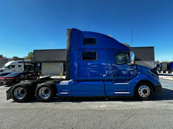 2021 Volvo VNL64T860