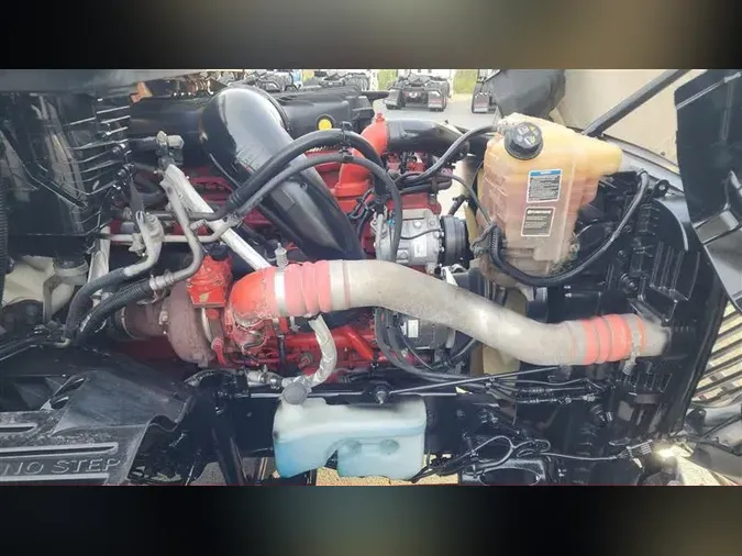 2021 INTERNATIONAL LT625