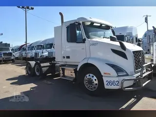 2018 VOLVO VNR62T300