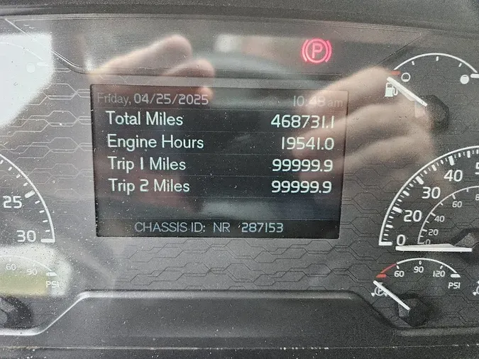 2022 VOLVO VNL64T860