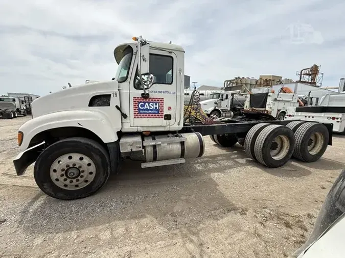 2005 MACK GRANITE CV713