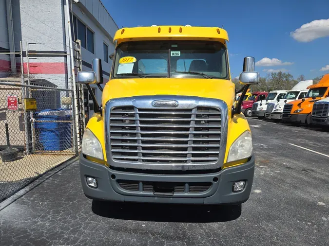 2017 FREIGHTLINER/MERCEDES CASCADIA 113