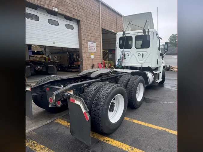 2019 FREIGHTLINER CASCADIA 125