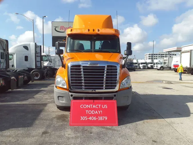 2015 FREIGHTLINER CASCADIA 125