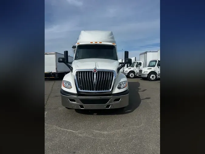 2019 NAVISTAR INTERNATIONAL LT625 SLPR CAB