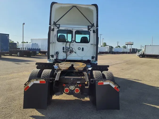 2020 FREIGHTLINER NEW CASCADIA 116