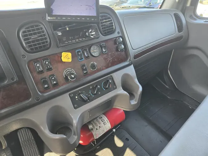 2019 Freightliner Business Class M2 106