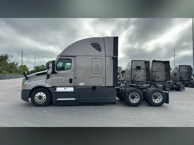 2023 Freightliner Cascadia 1269acd5d7b33530b38c7d770457e8e078f