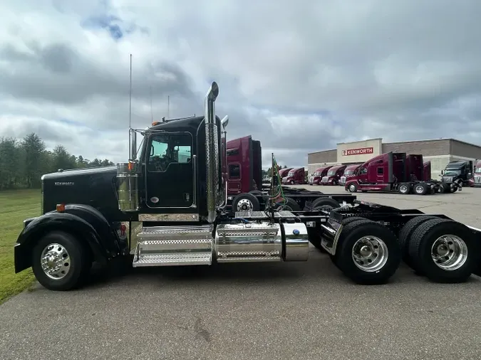 2026 Kenworth W900L