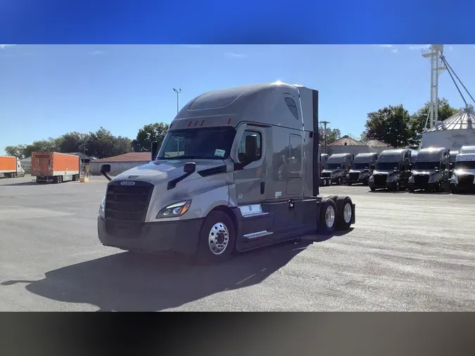 2024 Freightliner Cascadia 126