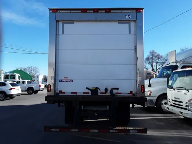 2017 FREIGHTLINER/MERCEDES M2 106