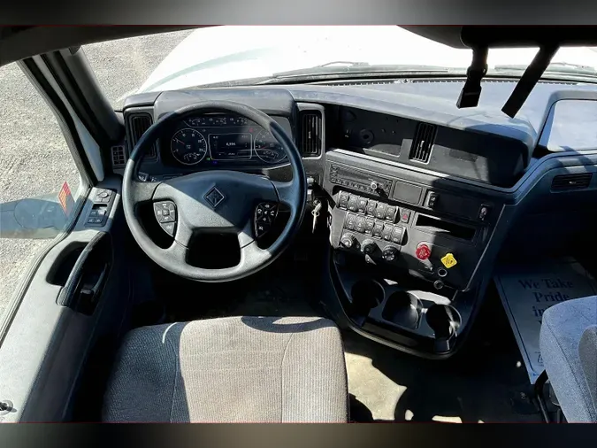 2022 INT LT625 6x4