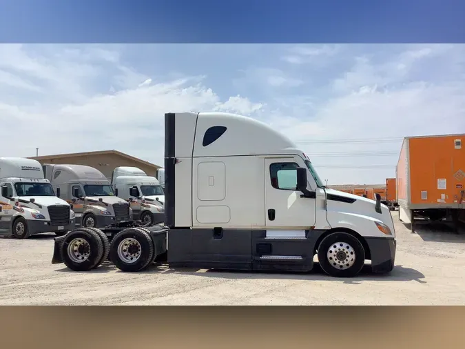 2022 Freightliner Cascadia