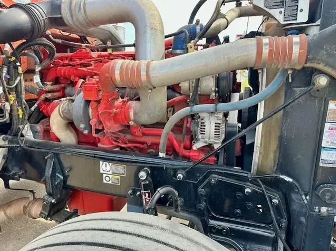 2023 Peterbilt 389